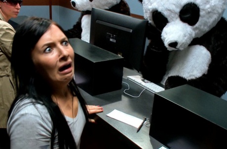 Dark haired female Ashli Orion is stalked by Pandas wherever she goes - pornpics.de