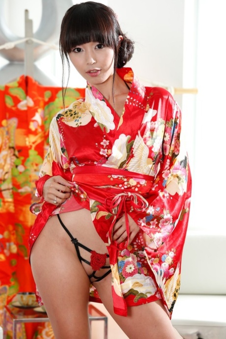 Japanese brunette woman Marica Hase takes off her kimono and shows off - pornpics.de