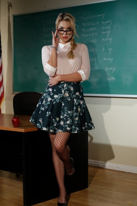 Blonde teacher with natural tits Keira Nicole posing nude in the classroom