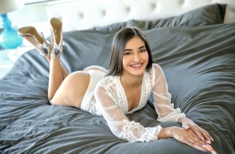 Flexible babe Emily Wills surprises handsome man with unforgettable positions