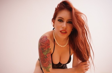 Tattooed redhead bitch Anna De Ville deepthroats dick and gets analized - pornpics.de