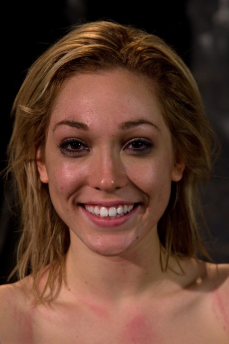 Wired Pussy Lily LaBeau、Donna Dolore 公主