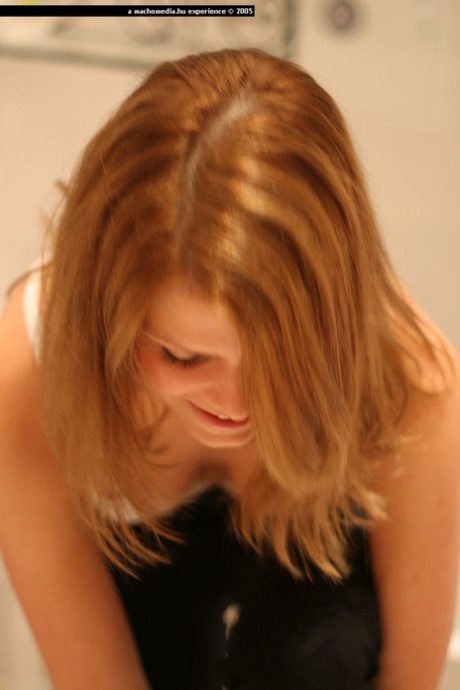 Viv Thomas 表演者：Gina B、Kathy Moore、Zuzana Drabinova Hot Gallery