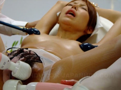Horny Asian nurse Rino Asuka gets her twat toyed, fingered and banged - pornpics.de