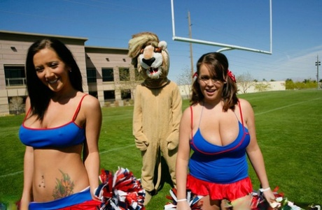 Big breasted cheerleaders Brandy Talore & Jayden Jaymes fuck a football coach - pornpics.de