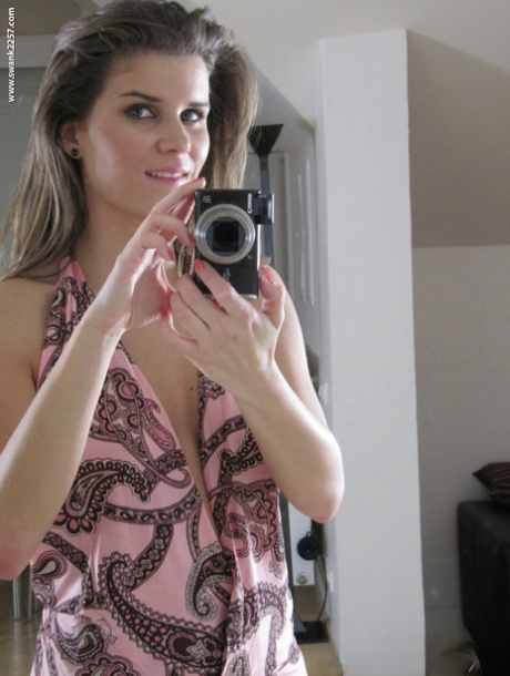 Bored girlfriend Patti Page takes selfies of herself stripping & posing