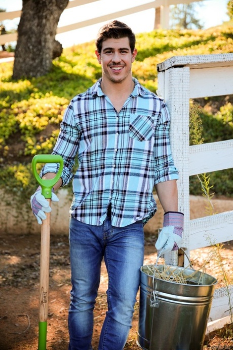 Gay gardener Elijah James strips his clothes & unveils his hot body & dick