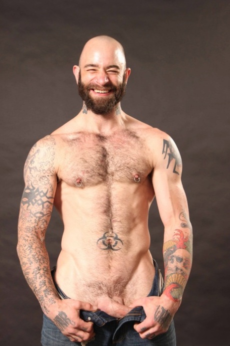 White and black gays Sam Swift and Jay Black strip and pose naked