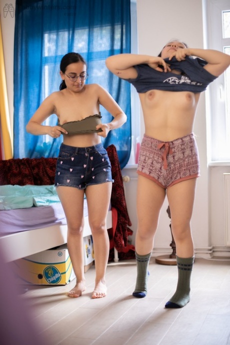Chubby teens with hairy pussies Maylin and Yasmeena dress each other