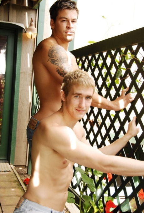 Inked brunette Brodie bangs gay blonde Mason Wyler