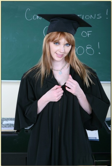 New Graduate Beaue Marie pleases Teacher by sucking & fucking his big cock - pornpics.de