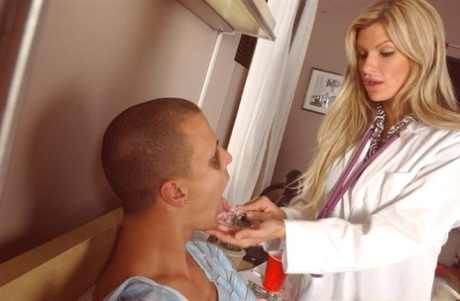Nasty white American doctor Kendall Brooks sucks and rides her patient - pornpics.de
