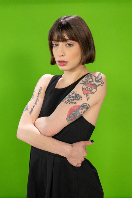 巨乳宝贝 Silvia Soprano 与 BBC 享受跨种族肛交