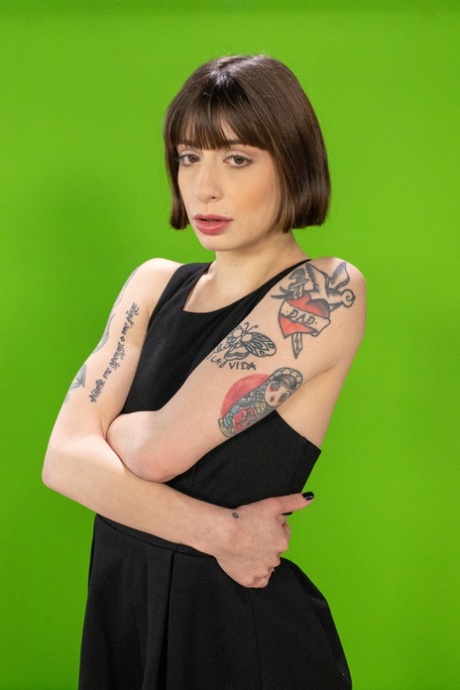 巨乳宝贝 Silvia Soprano 与 BBC 享受跨种族肛交