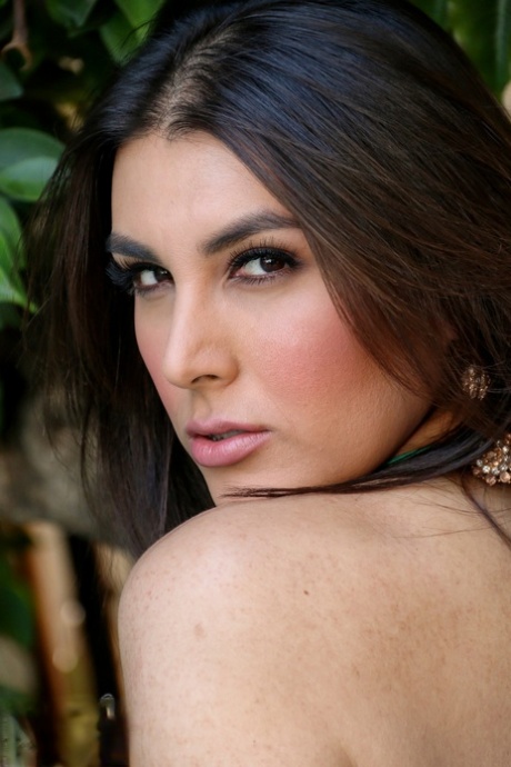 Grooby Girls Jessie Kardashian