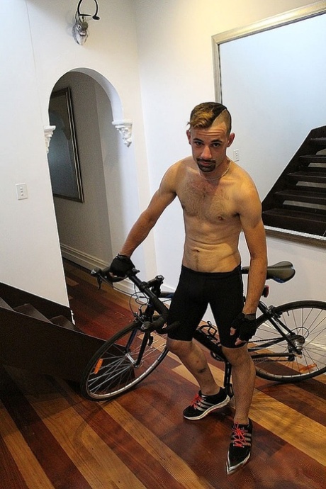 Cute petite gay dudes Jett and Leo Rocca undress and enjoy oral pleasure