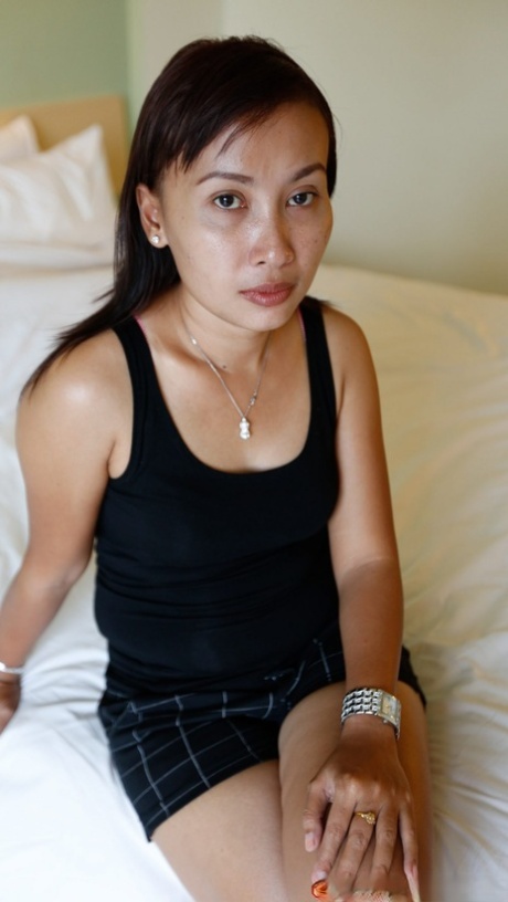 Petite Asian MILF Idayu gets her sweet pussy boned & creampied at the casting