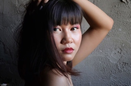 性感亚洲模特合辑中的漂亮宝贝闪耀美乳