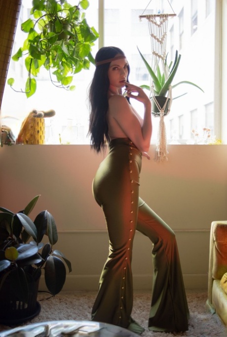 Playboy Plus Carissa White、Hailey Afton、Juniper Hope、Kayla Coyote、Riley Reid