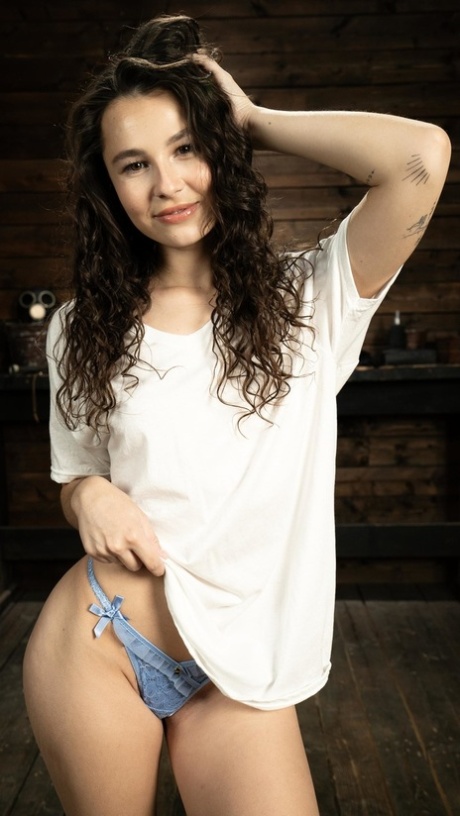 克里斯蒂安-王尔德、莉斯-乔丹、教皇的 Kinky Bites 热门图片
