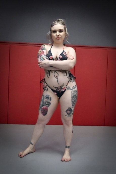 Tattooed wrestler Kaiia Eve getting stripped and brutally fucked