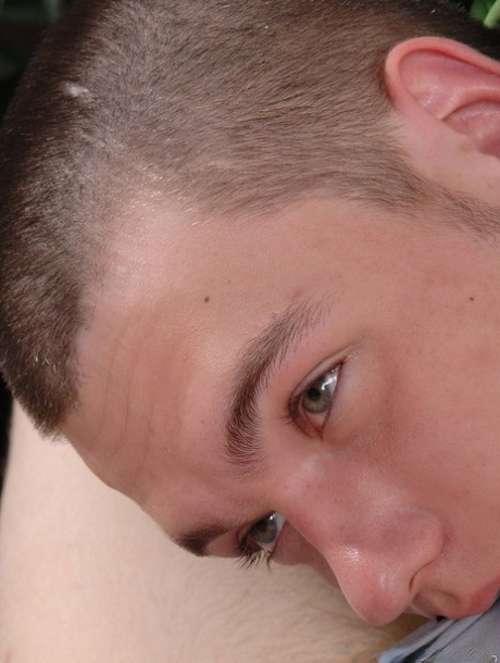European twinks Dimitry and Ivan give each other oral pleasure and fuck