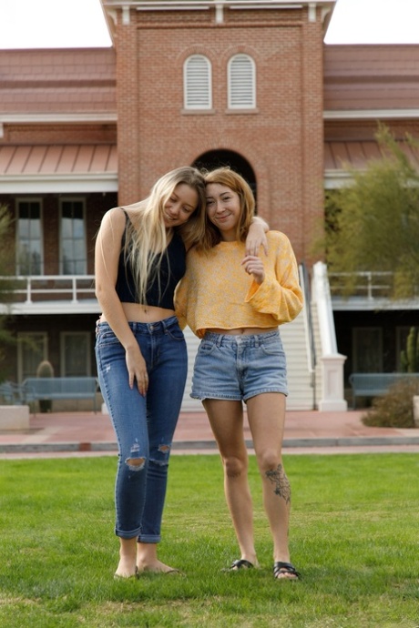可爱的业余宝贝萨拉Alvina闪烁她多汁的奶子在她的汇编