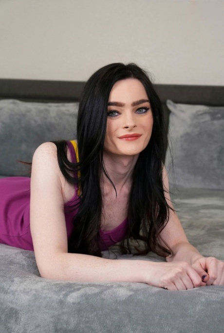 Transex POV performed by Grace Iris, Radius Dark Naked Pictures