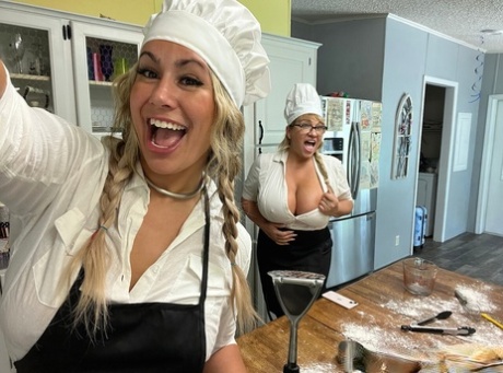 Lesbian chef Melony Melons & her workmate fuck with a rolling pin