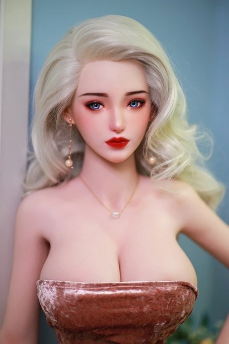 Mai Love Doll XXX Pictures