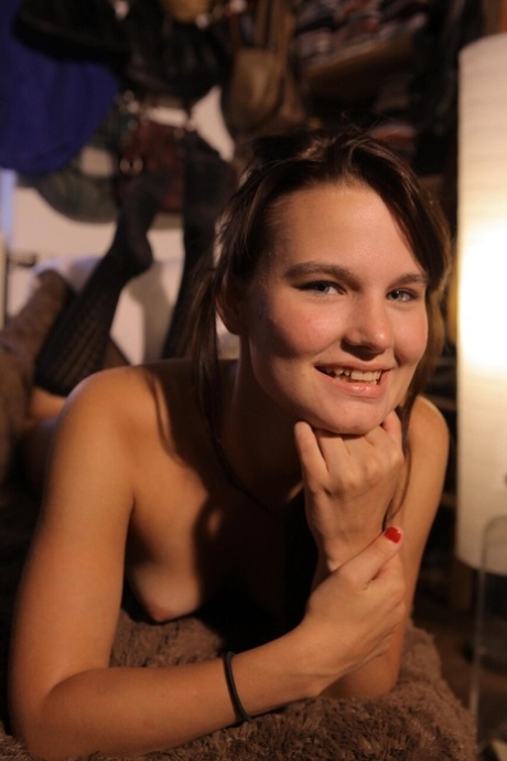 German girl works her ass during the course of her first nude modelling gig