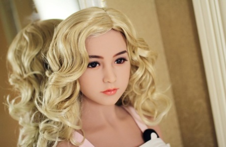 Sex Doll Queen Hot Porn
