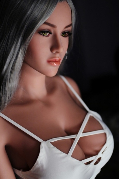 Sex Doll Queen XXX Porn Pics