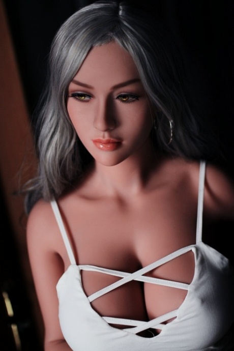 Sex Doll Queen XXX Porn Pics