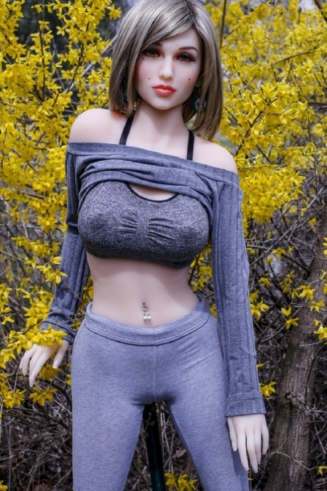 Sex Doll Queen Porn Photos