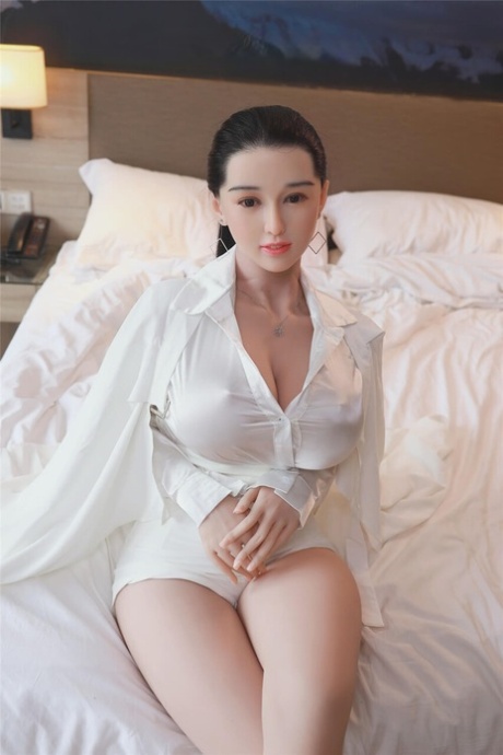 性爱娃娃女王XXX图片