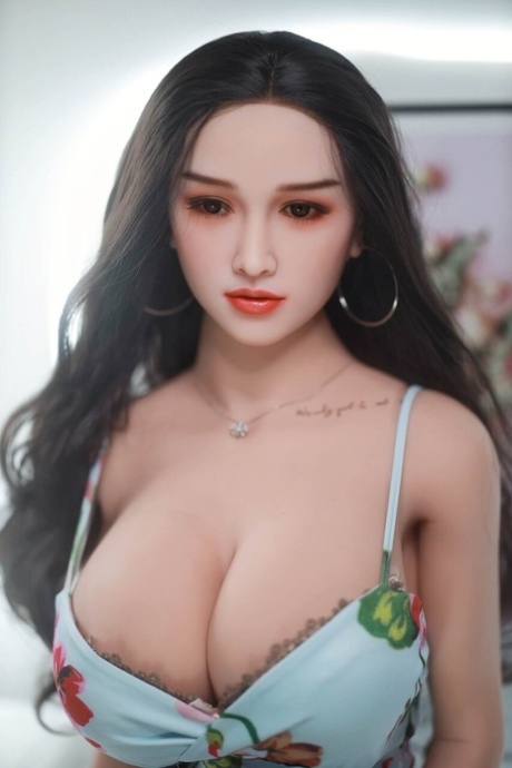 Sex Doll Queen XXX Photos