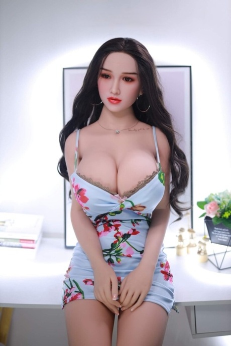 Sex Doll Queen XXX Photos