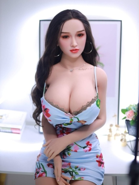 Sex Doll Queen XXX Photos