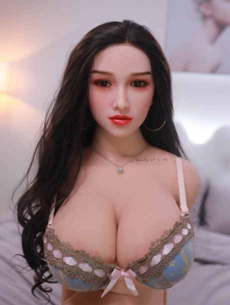 Sex Doll Queen XXX Photos