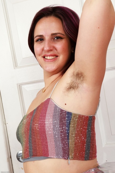 ATK Hairy performed by Dria Submits Hot Photos