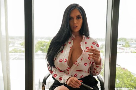 PAWG Queen 主演 Ryan Smiles 色情图片