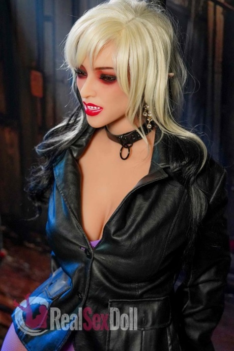 RealSexDoll XXX Porn Pics