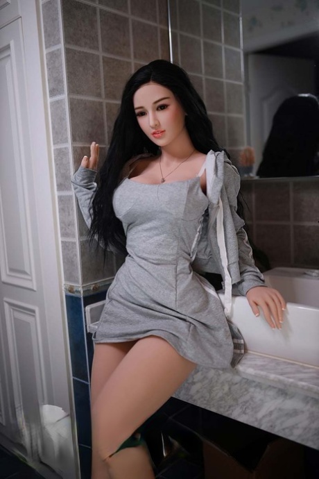 RealSexDoll XXX Pictures