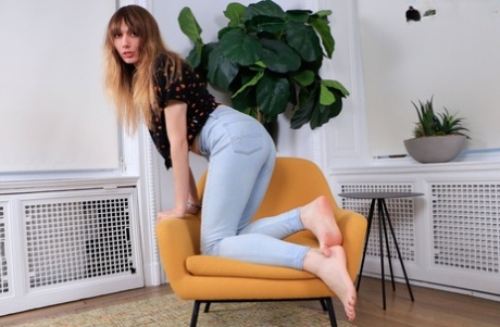 Femout XXX performed by Bug Naked Pictures