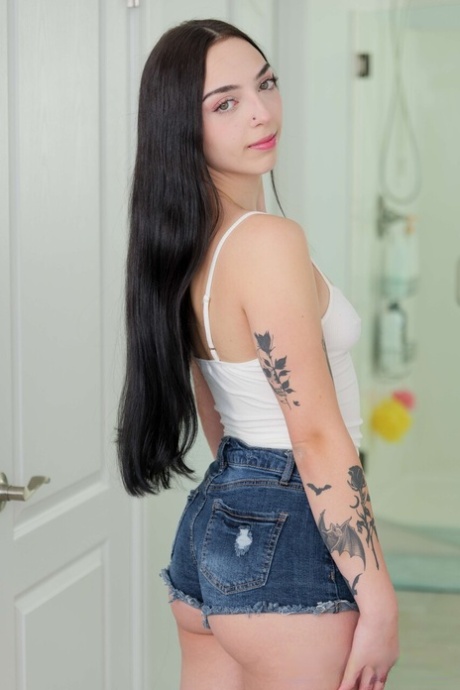 Jays POV performed by Scarlett Rosewood Nude Photos