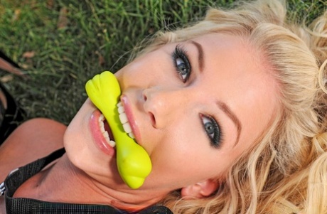 Distorded featuring Danielle Maye, Krystal Webb Sex Images