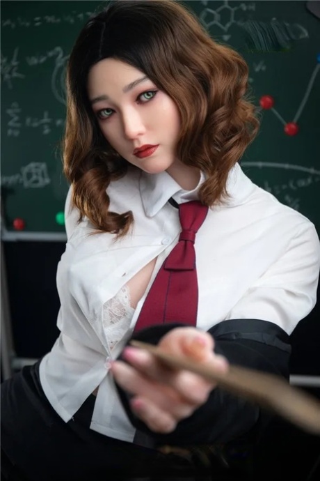 内脏娃娃裸体图片
