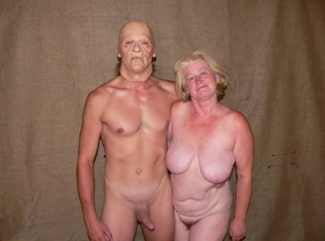 Amateur mature with natural tits Heloise gets rammed by a kinky masked man - pornpics.de
