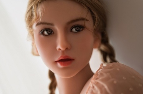 Kanadoll 色情图片